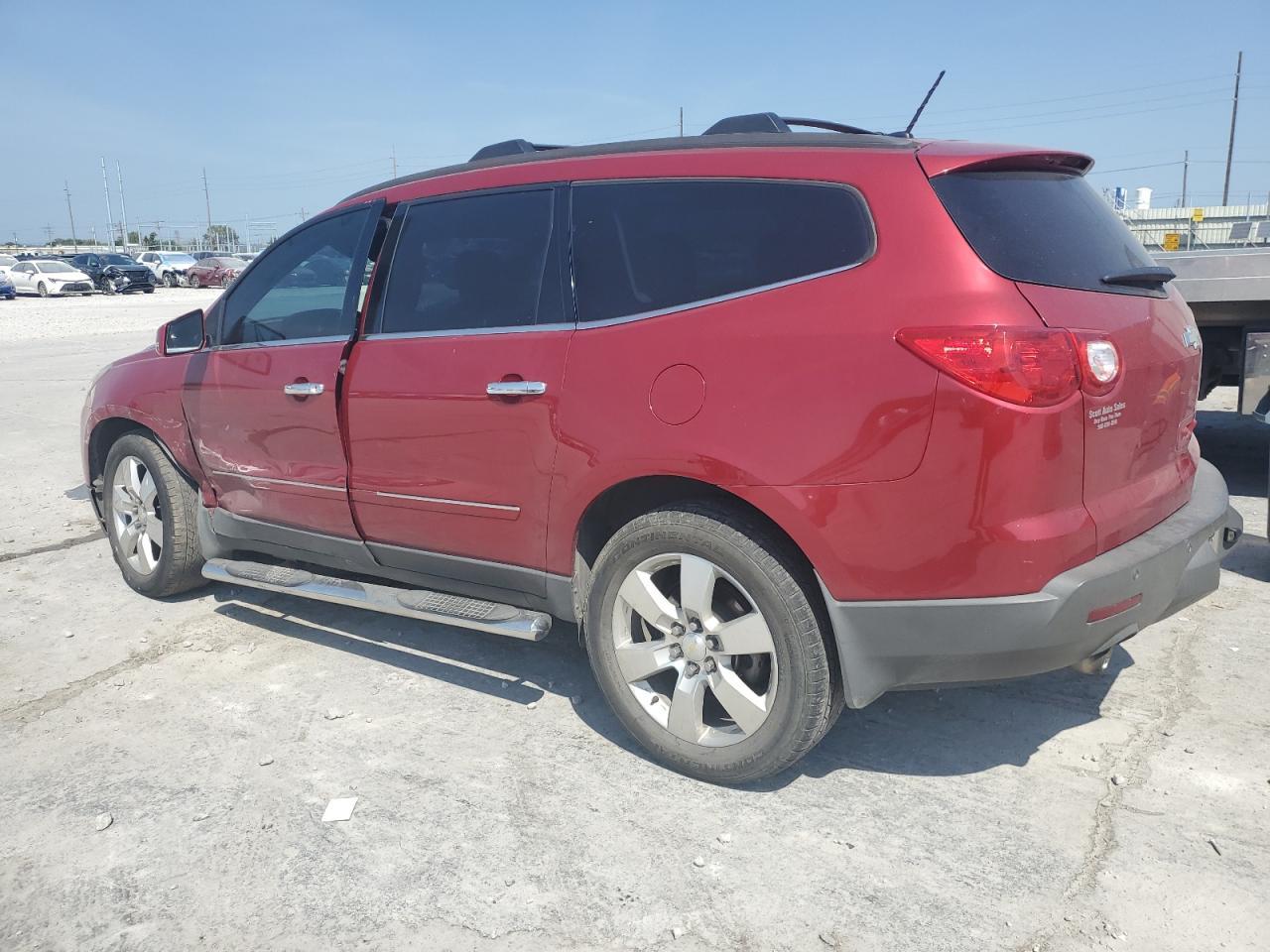 2012 CHEVROLET TRAVERSE L - Фото 2