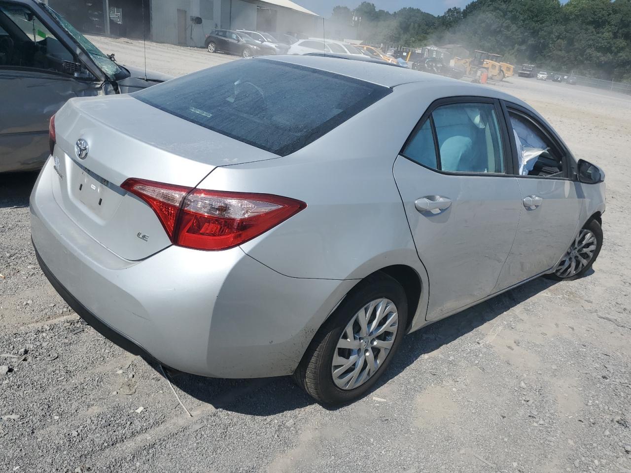 2019 TOYOTA COROLLA L - Фото 3