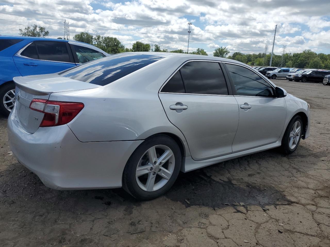 2013 TOYOTA CAMRY L - Фото 3