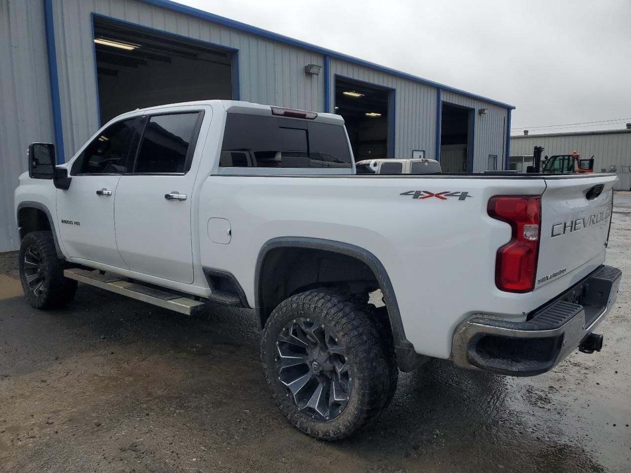 2021 CHEVROLET SILVERADO - Фото 2