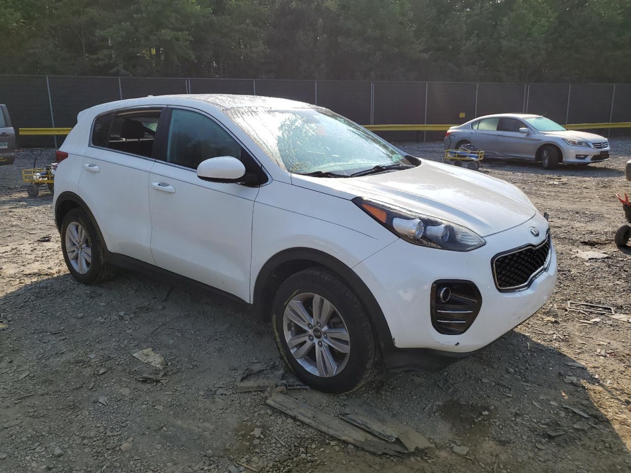 2017 KIA SPORTAGE L - Image 4