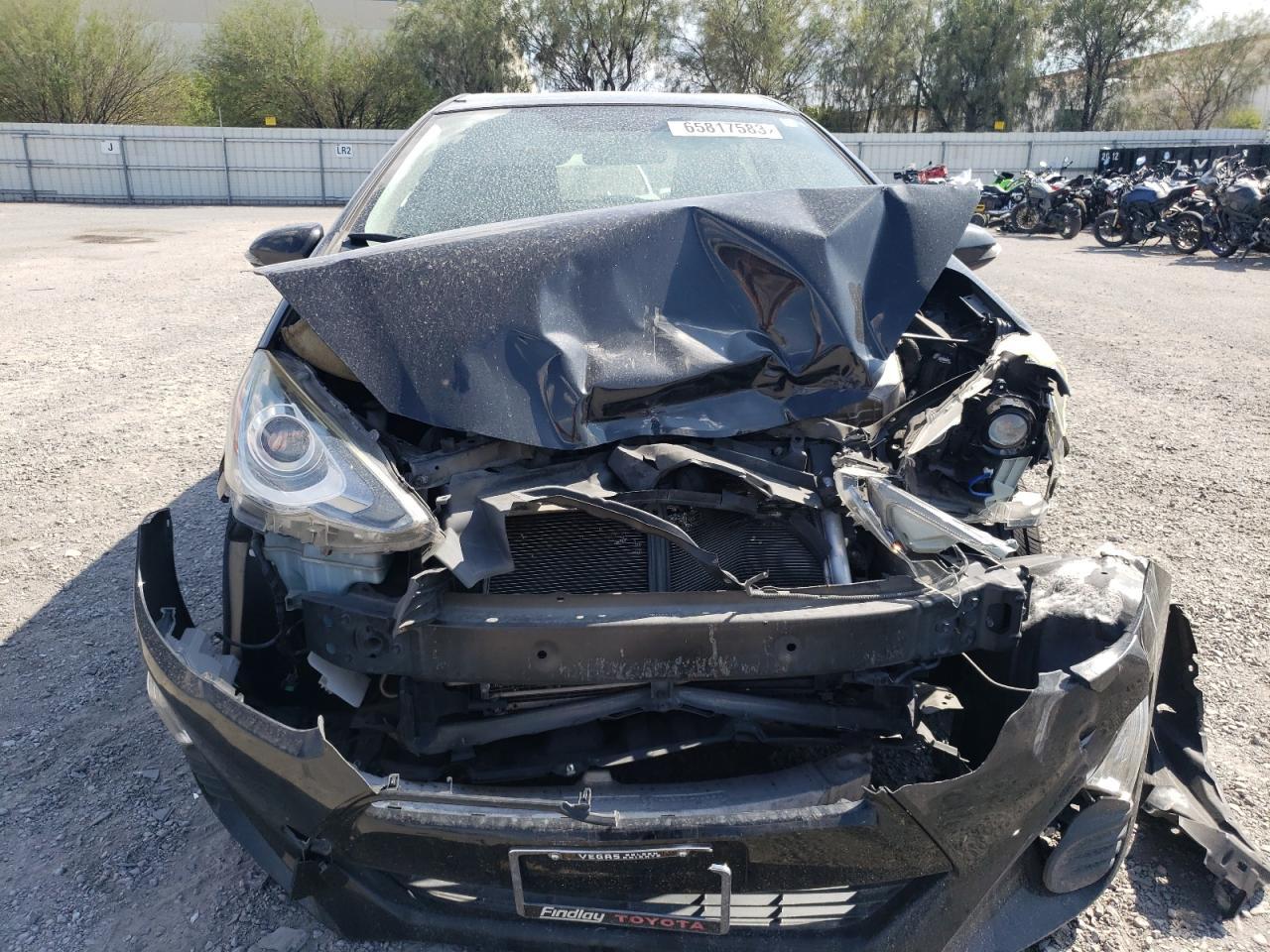2016 TOYOTA PRIUS C - Image 5