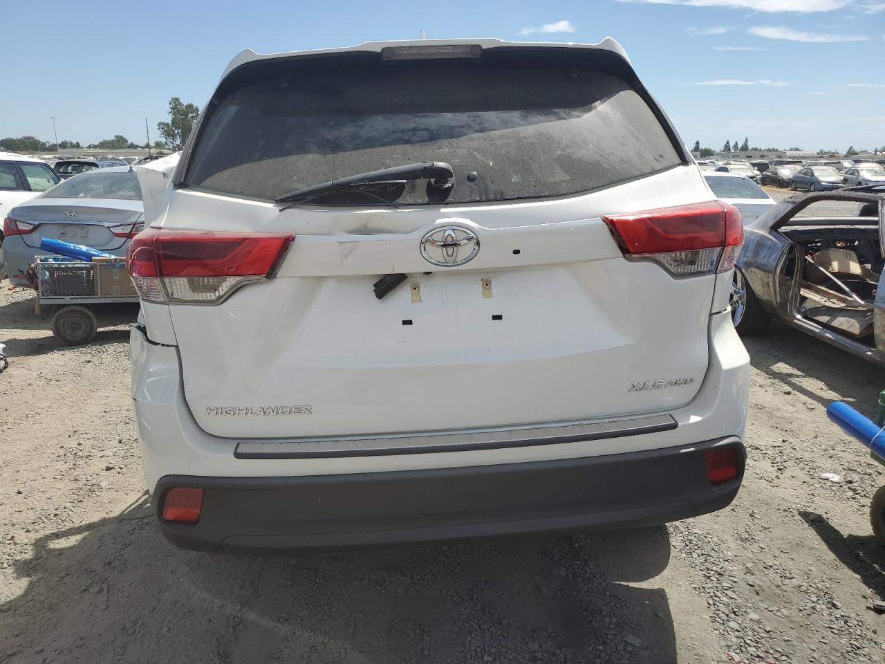 2018 TOYOTA HIGHLANDER - Фото 6