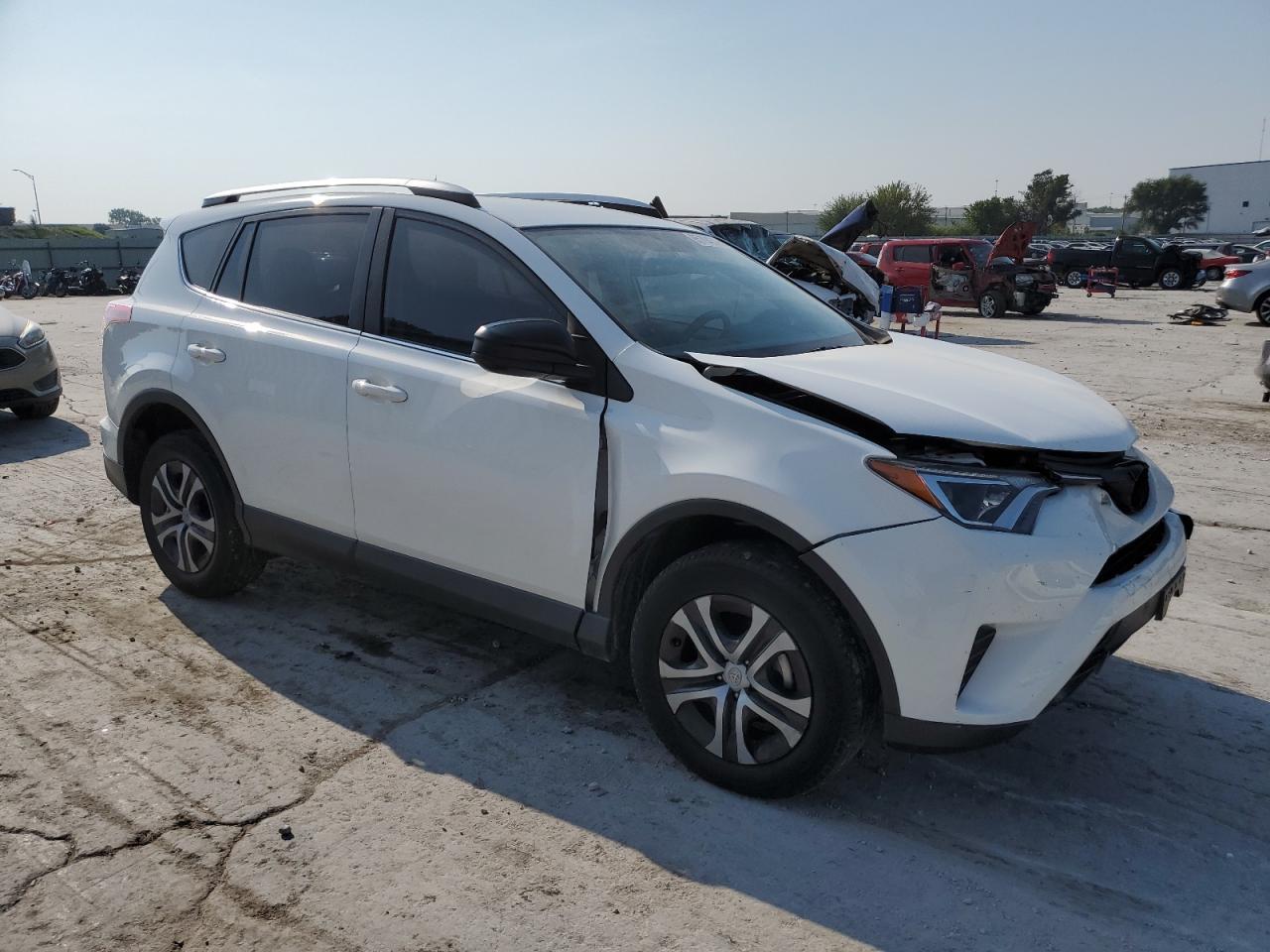 2016 TOYOTA RAV4 LE - Фото 4