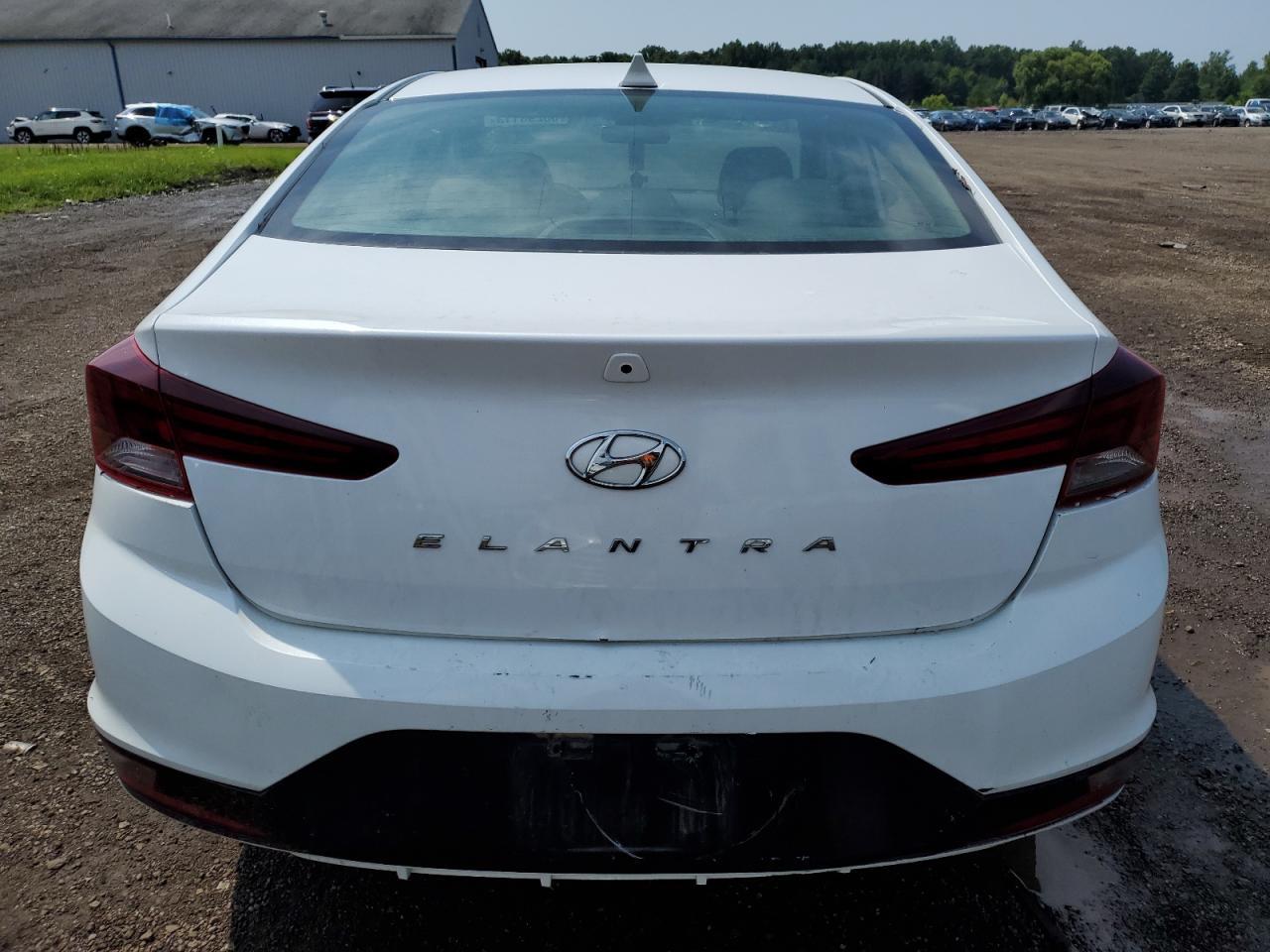 2019 HYUNDAI ELANTRA SE - Фото 6