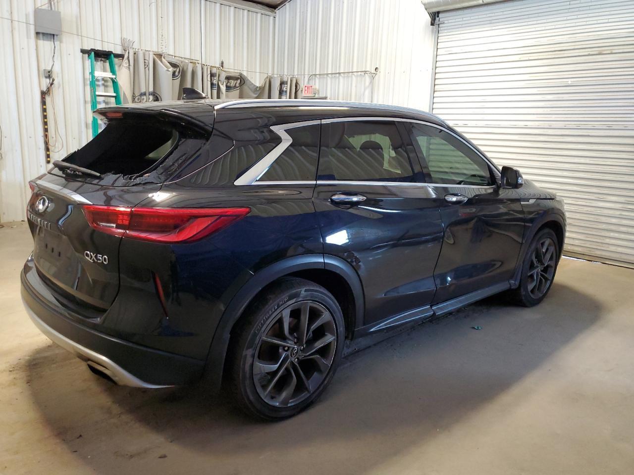 2019 INFINITI QX50 ESSEN - Image 3