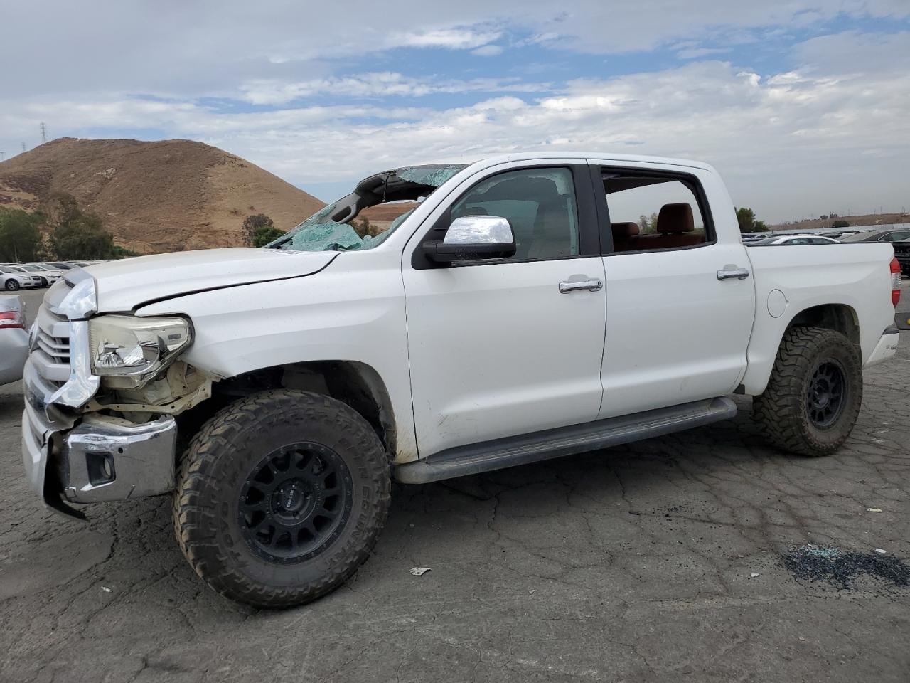 2015 TOYOTA TUNDRA CRE