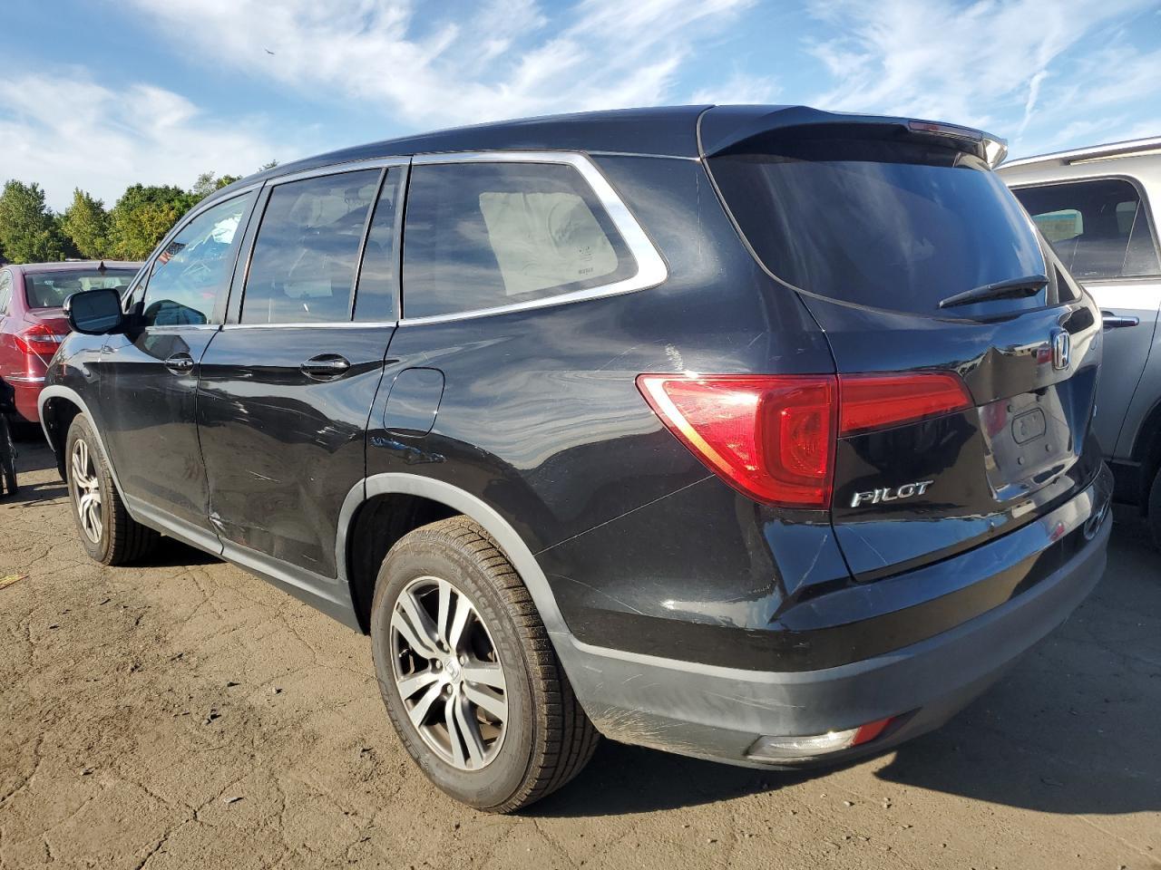 2017 HONDA PILOT EXL - Image 2