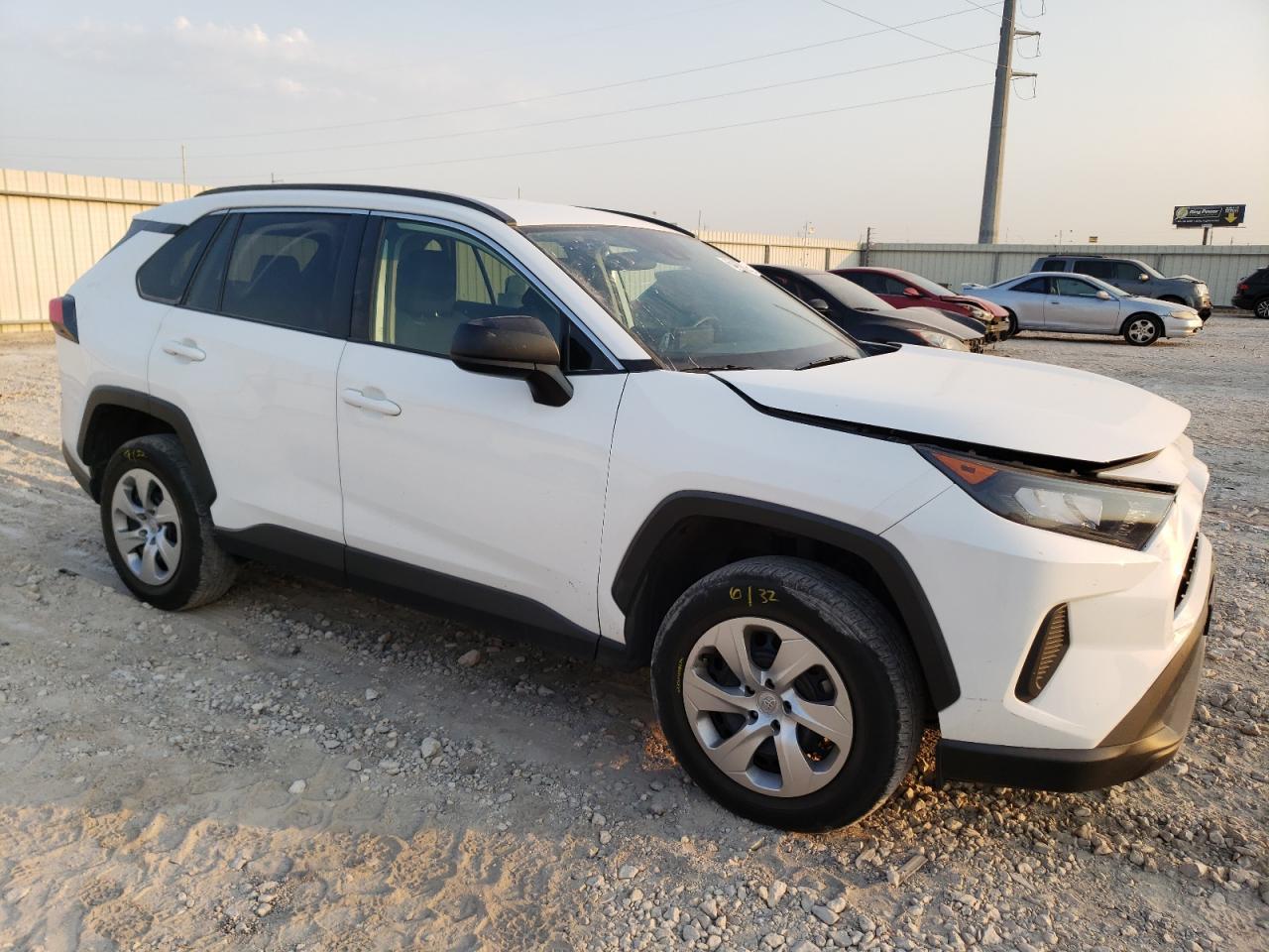 2021 TOYOTA RAV4 LE - Фото 4