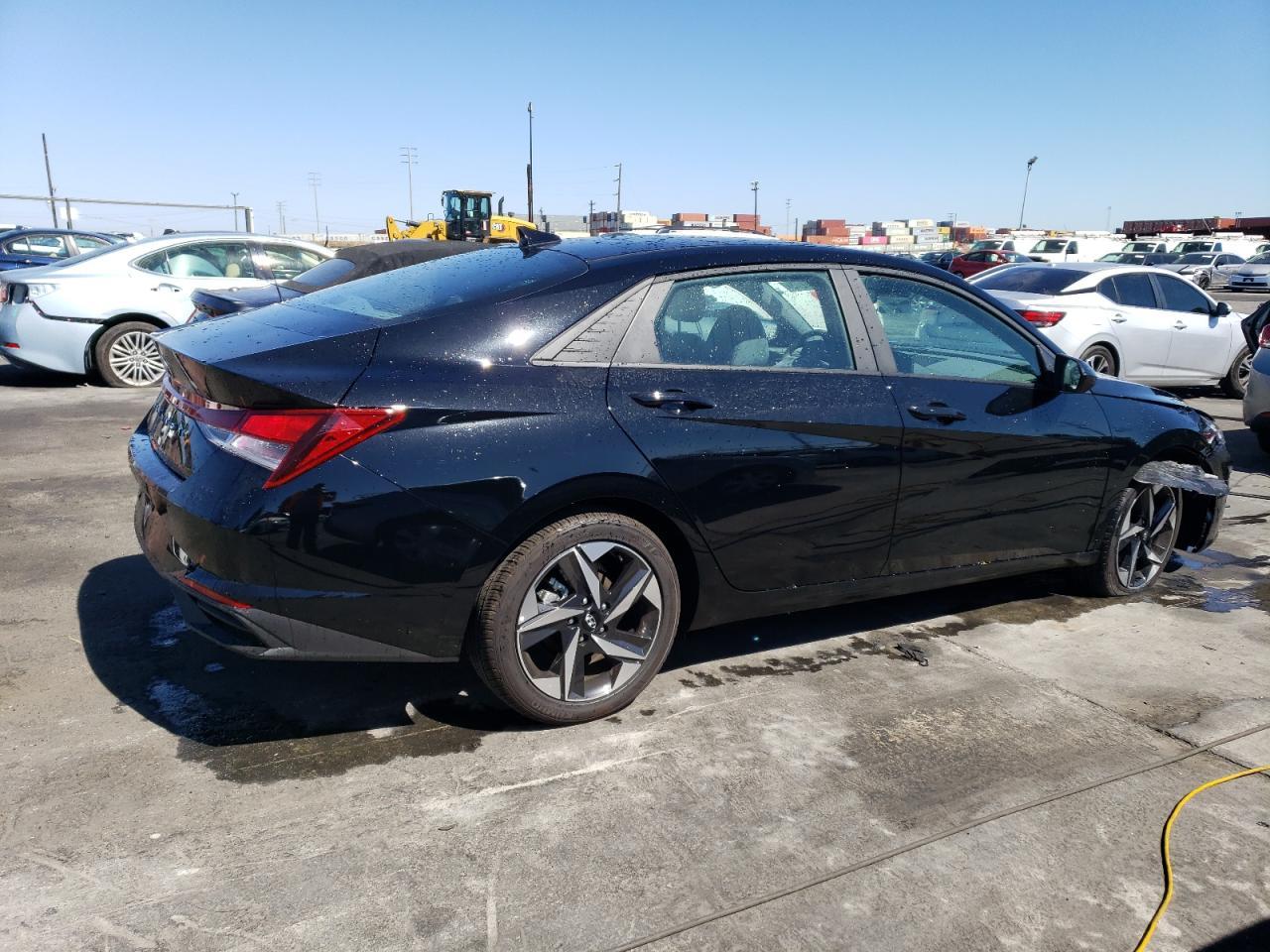 2023 HYUNDAI ELANTRA SE - Фото 3