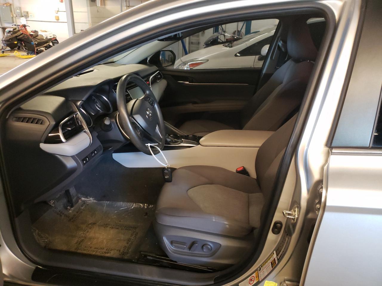 2018 TOYOTA CAMRY L - Фото 7