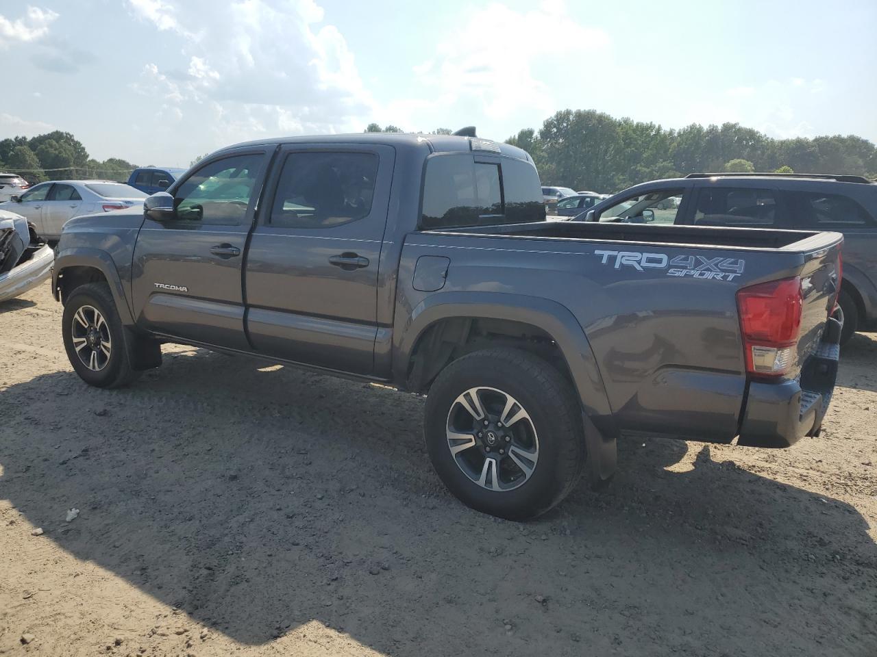 2017 TOYOTA TACOMA DOU - Фото 2