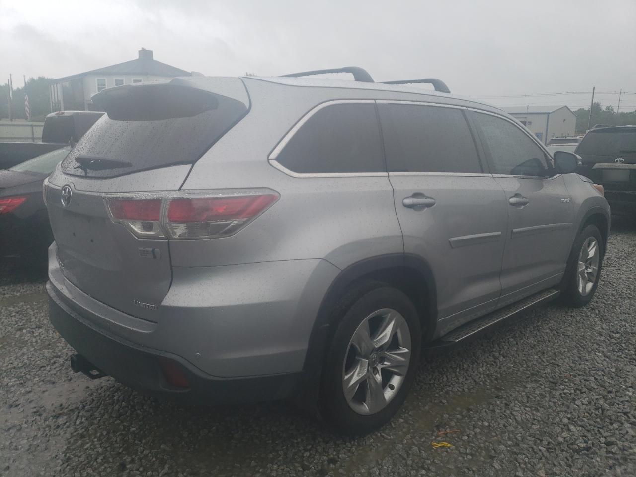 2015 TOYOTA HIGHLANDER - Image 3