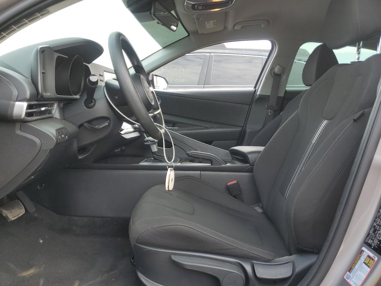 2023 HYUNDAI ELANTRA SE - Image 7