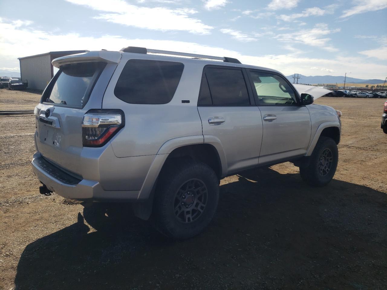 2020 TOYOTA 4RUNNER SR - Фото 3