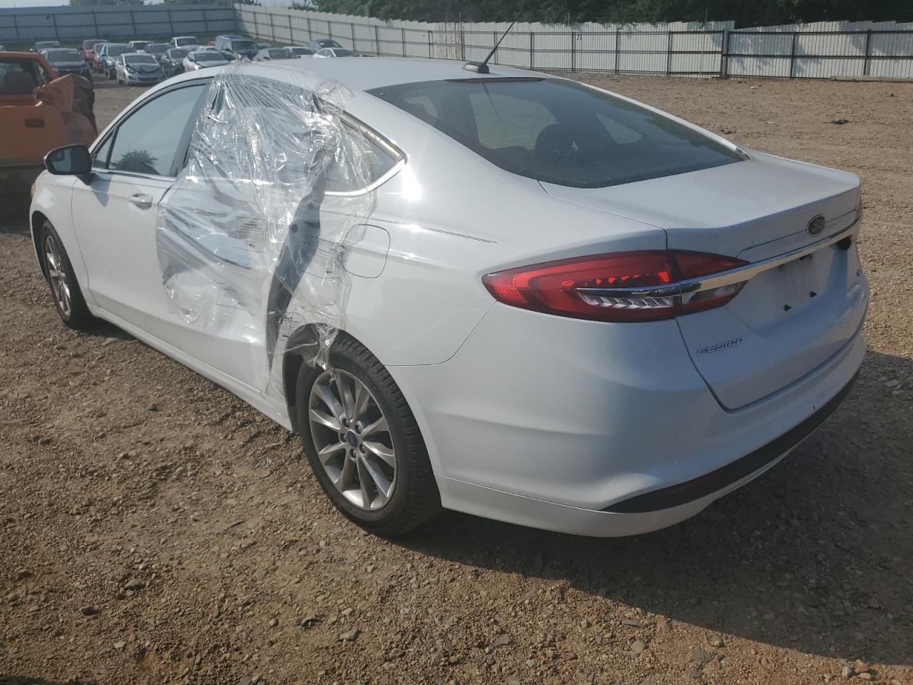 2017 FORD FUSION SE - Image 2