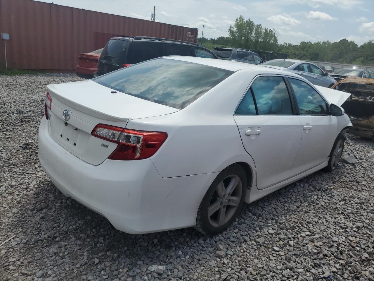 2013 TOYOTA CAMRY L - Фото 3
