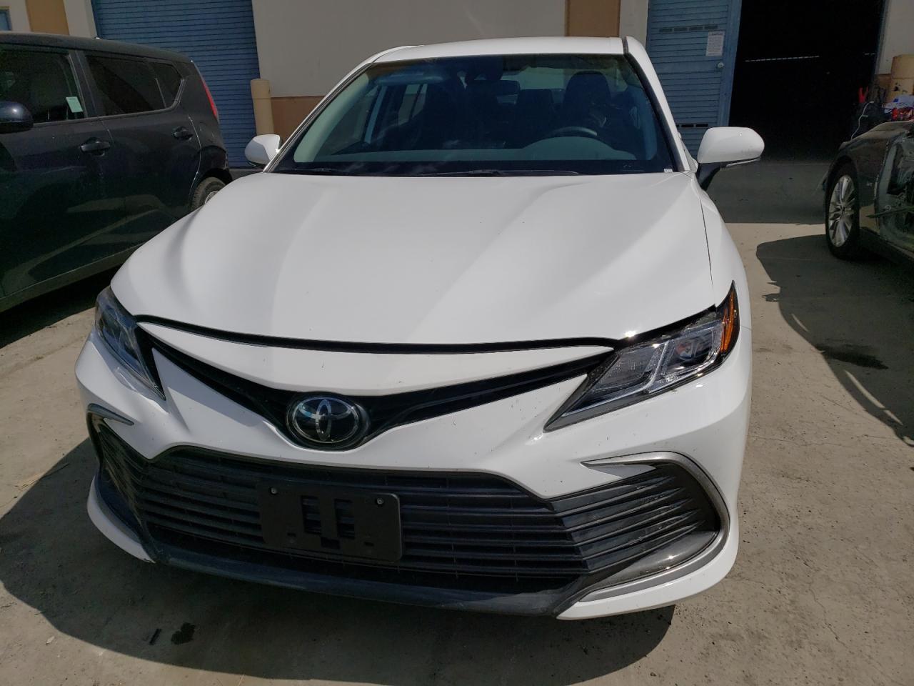 2023 TOYOTA CAMRY LE - Фото 5