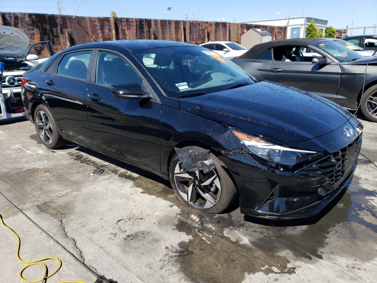 2023 HYUNDAI ELANTRA SE - Фото 4