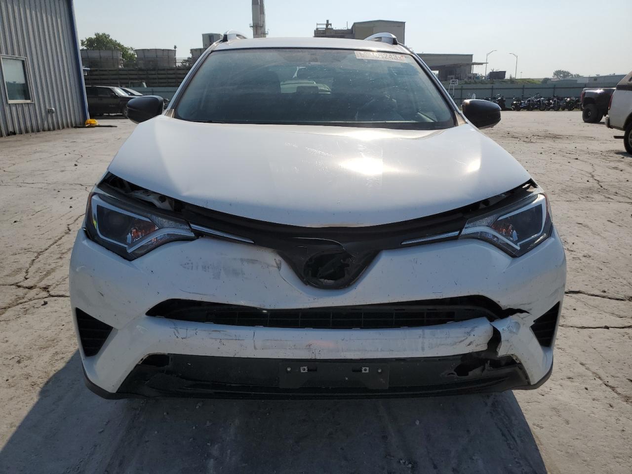 2016 TOYOTA RAV4 LE - Фото 5