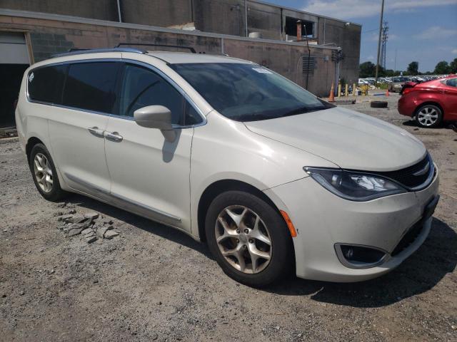 2017 Chrysler Pacifica Touring L Plus - Фото 4