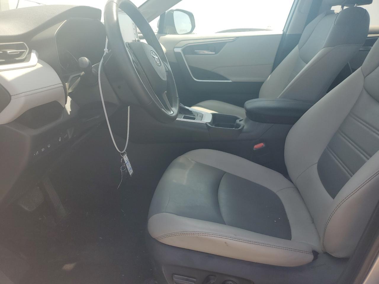 2019 TOYOTA RAV4 XLE P - Image 7