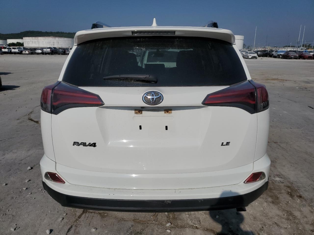 2016 TOYOTA RAV4 LE - Фото 6
