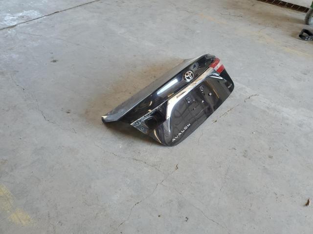 2014 Toyota Avalon Base - Image 2