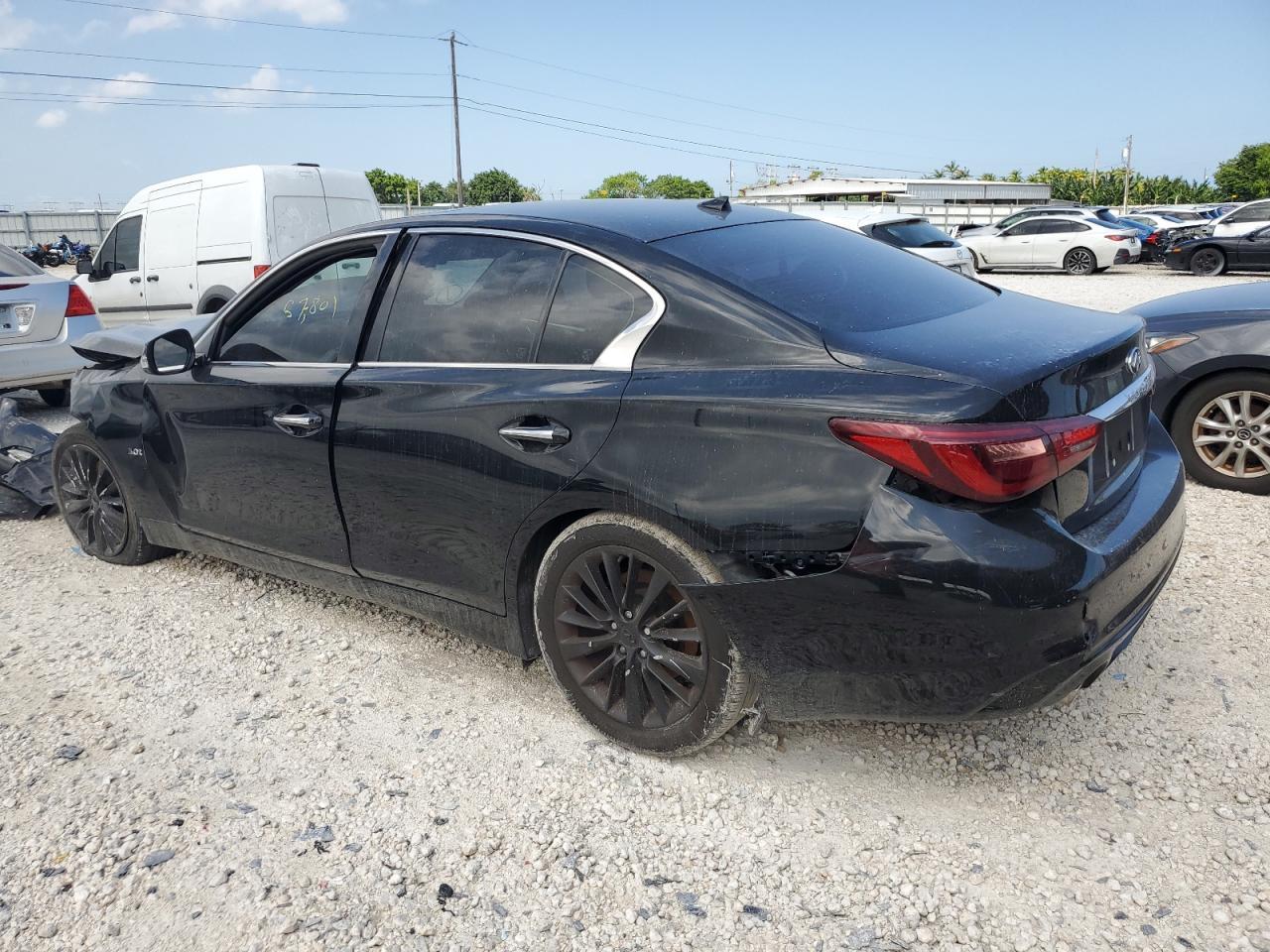 2018 INFINITI Q50 LUXE - Фото 2