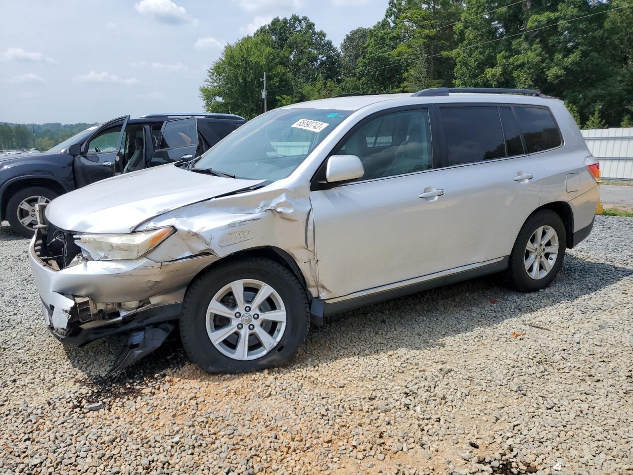 2011 TOYOTA HIGHLANDER