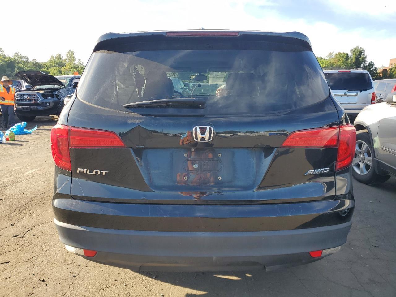 2017 HONDA PILOT EXL - Image 6