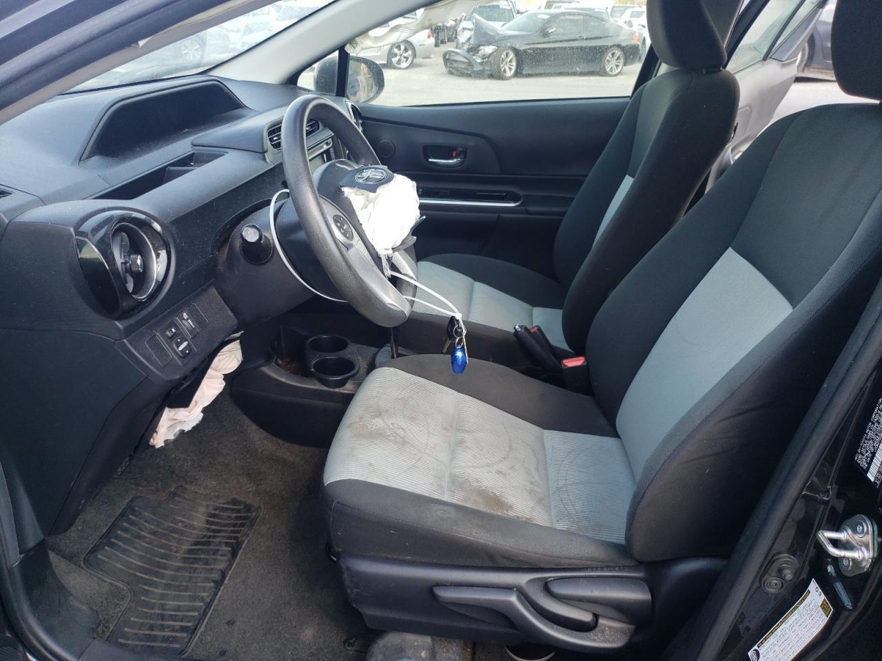 2016 TOYOTA PRIUS C - Image 7