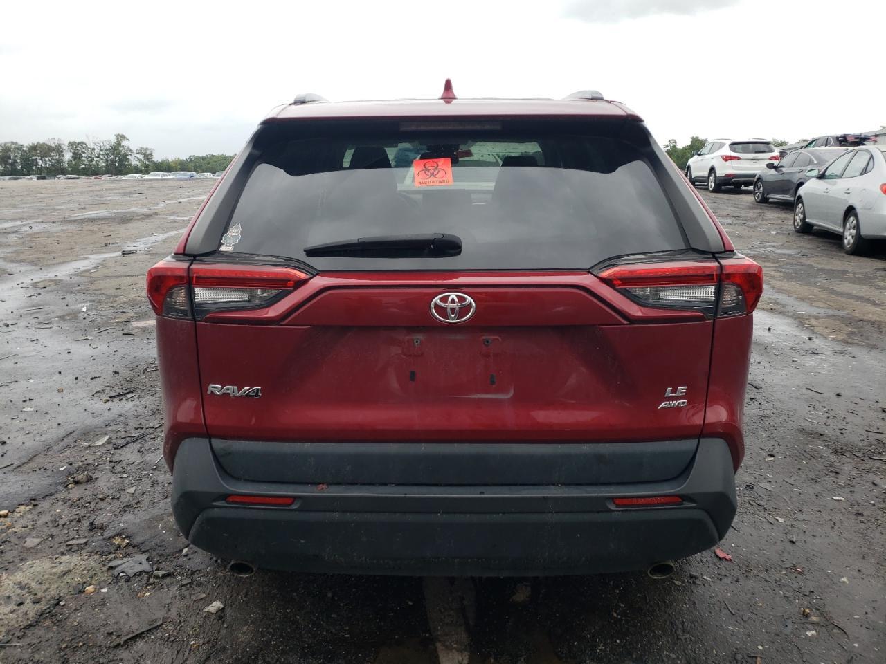 2021 TOYOTA RAV4 LE - Фото 6