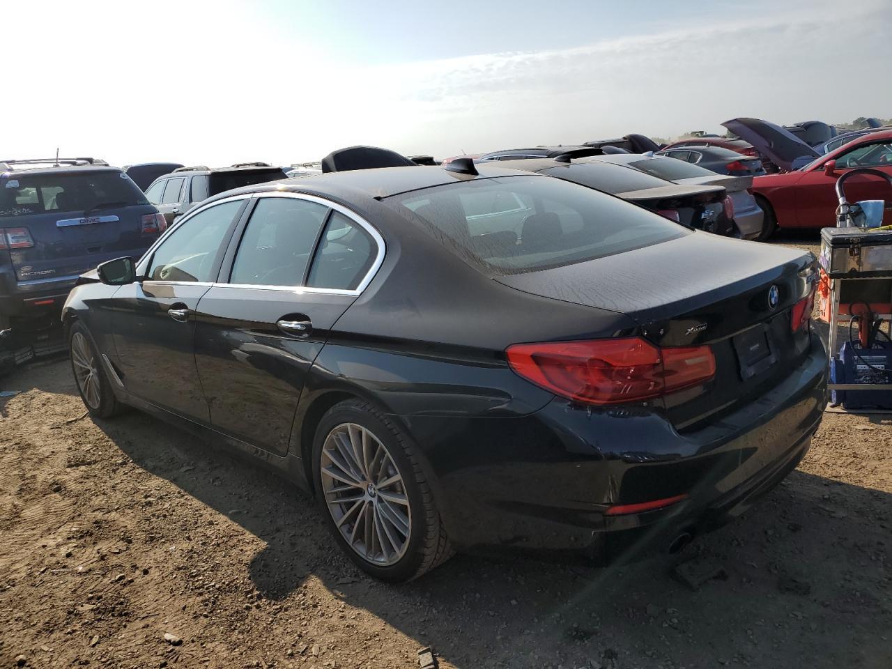 2018 BMW 530 XI - Фото 2