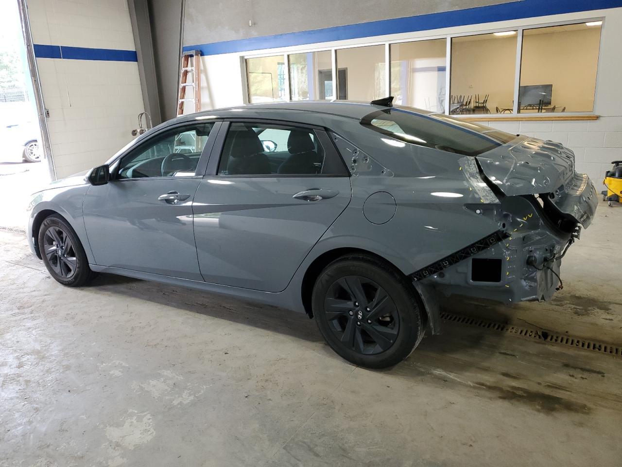 2023 HYUNDAI ELANTRA SE - Фото 2