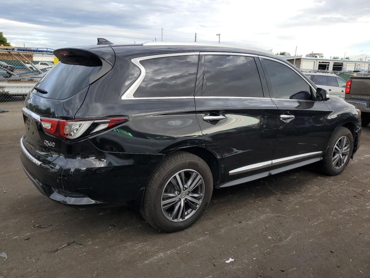2017 INFINITI QX60 - Фото 3