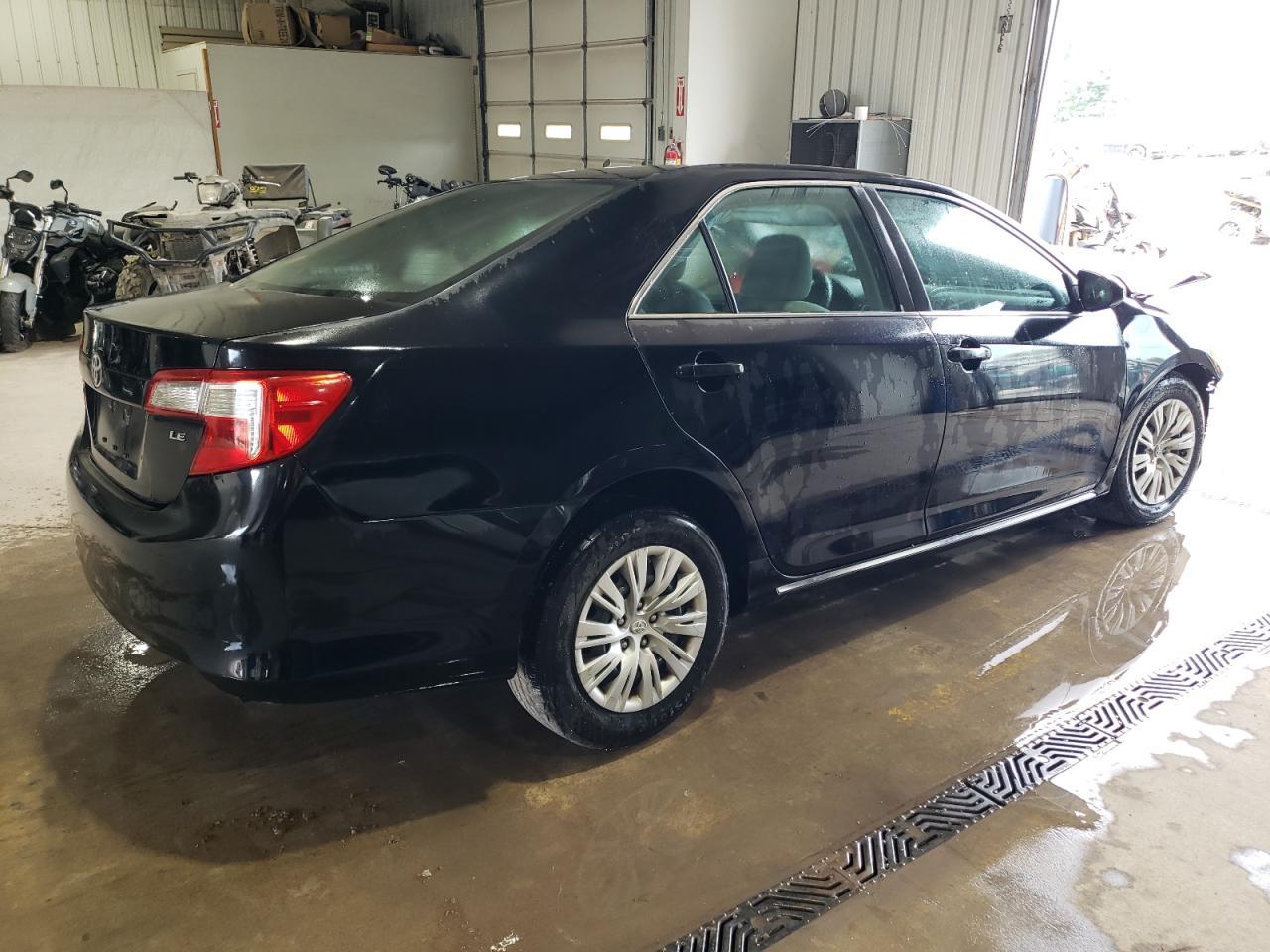 2013 TOYOTA CAMRY L - Фото 3