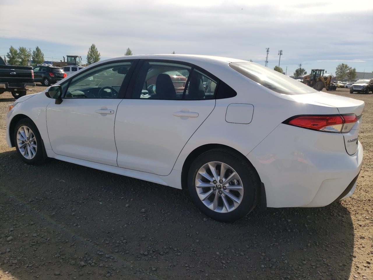 2021 TOYOTA COROLLA LE - Фото 2