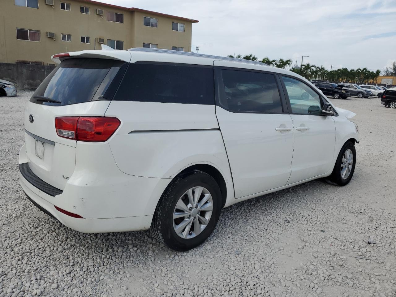 2016 KIA SEDONA LX - Фото 3