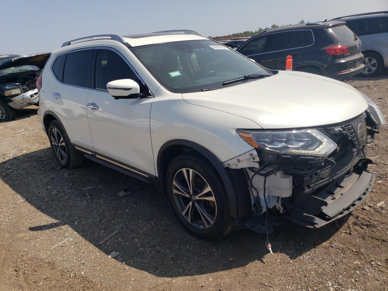 2017 NISSAN ROGUE SV - Image 4