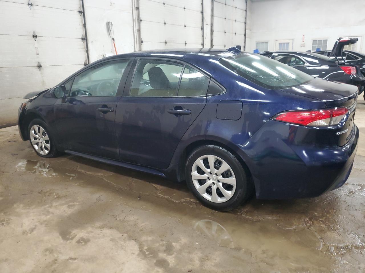 2021 TOYOTA COROLLA LE - Фото 2