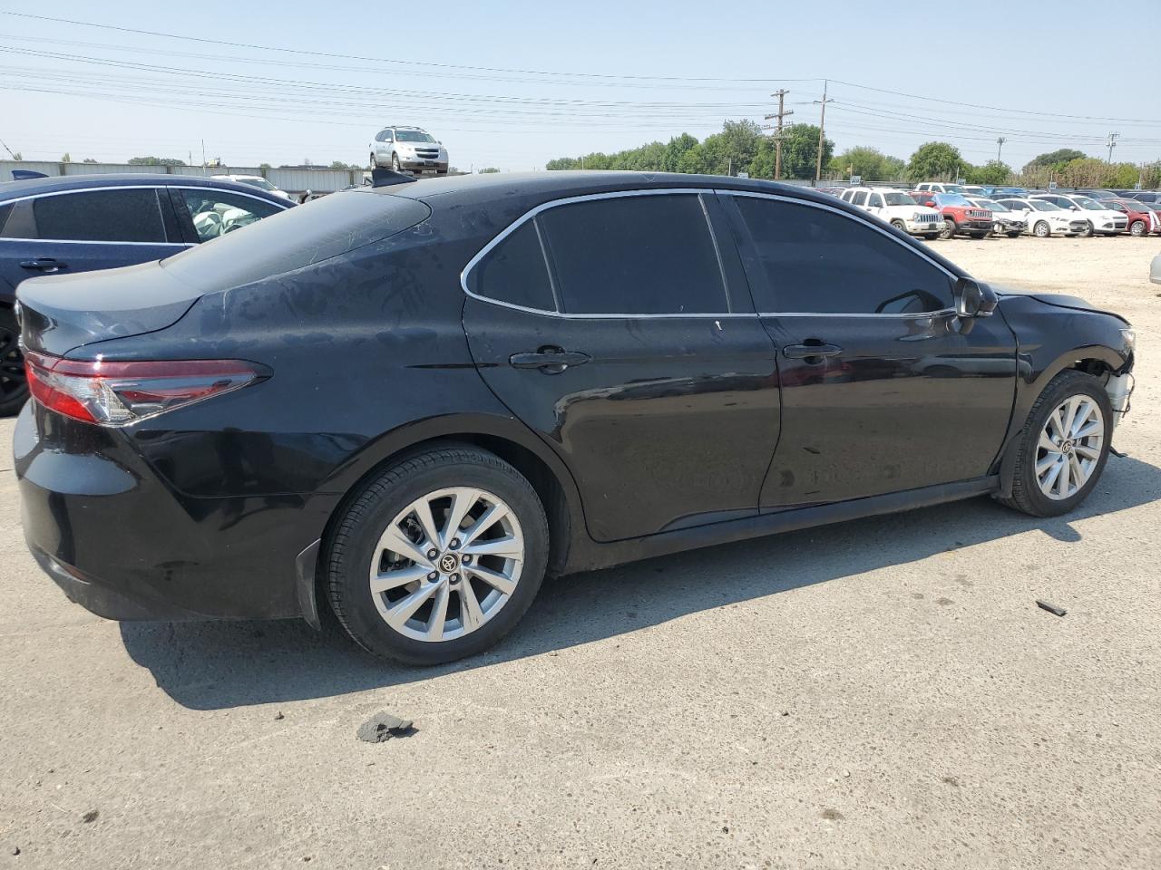 2023 TOYOTA CAMRY LE - Фото 3