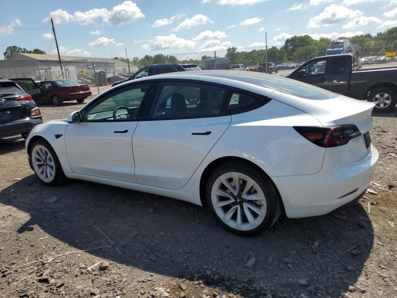 2023 TESLA MODEL 3 - Фото 2