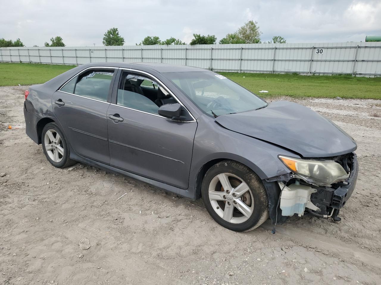 2014 TOYOTA CAMRY L - Image 4