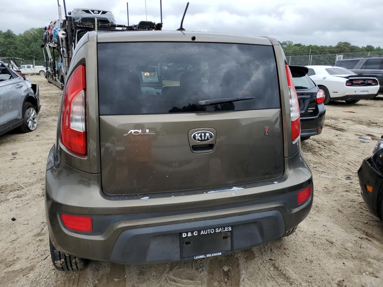 2013 KIA SOUL + - Image 6