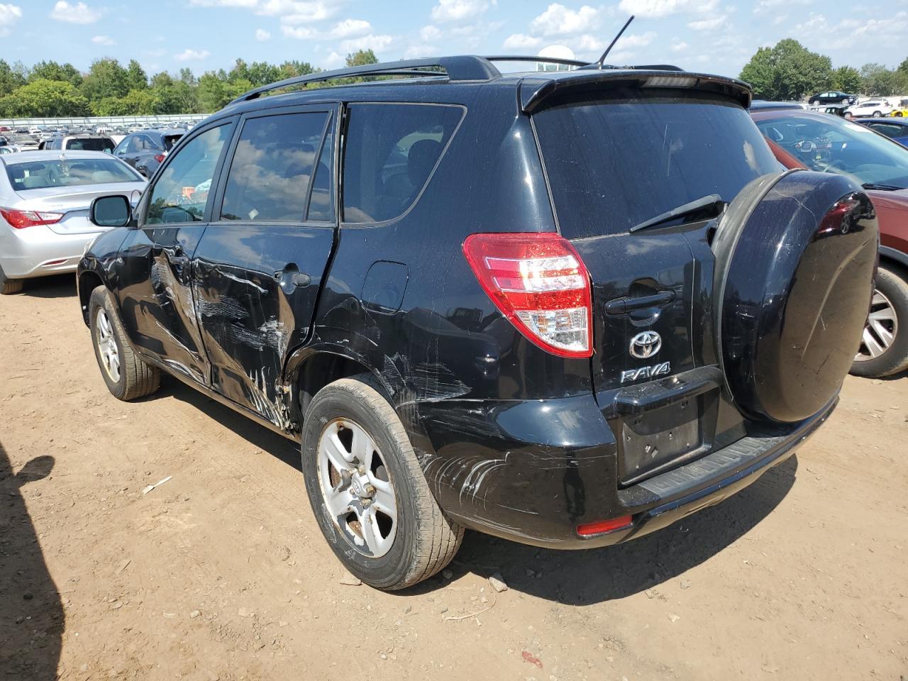 2011 TOYOTA RAV4 - Фото 2