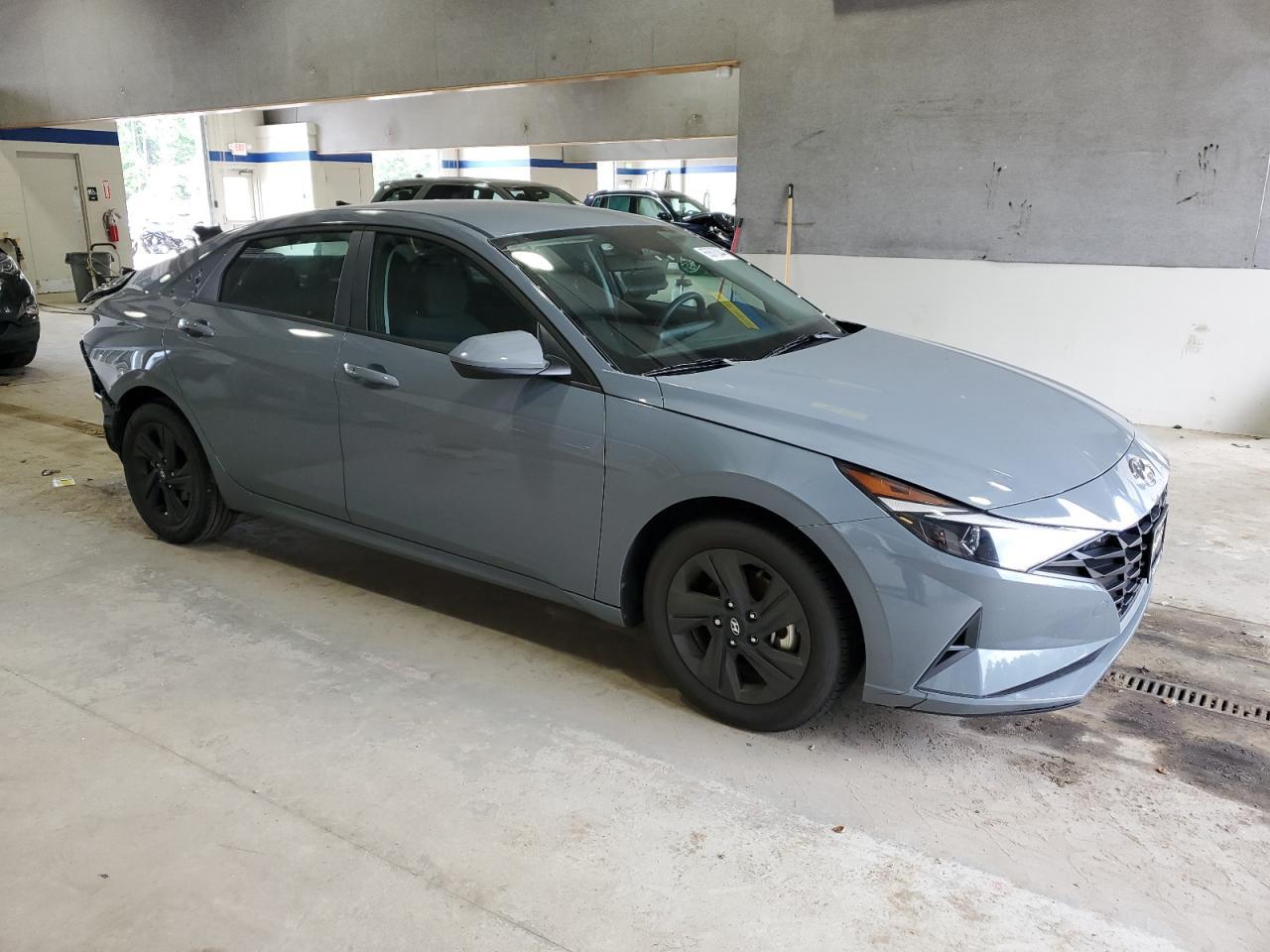 2023 HYUNDAI ELANTRA SE - Фото 4