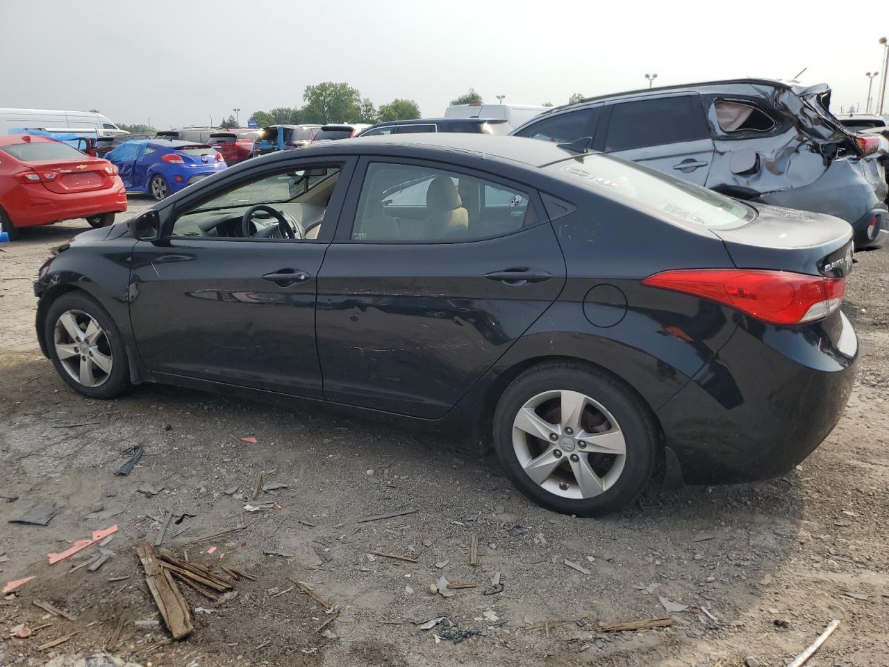 2013 HYUNDAI ELANTRA GL - Image 2