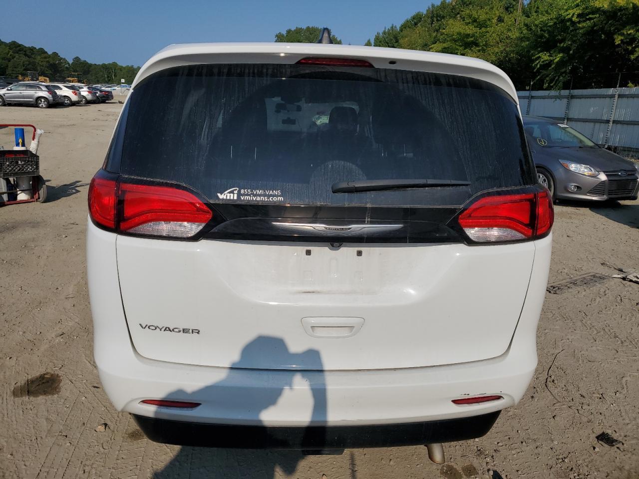 2022 CHRYSLER VOYAGER LX - Фото 6