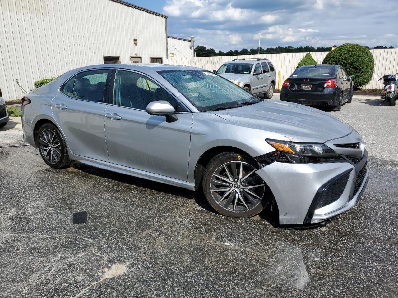 2021 TOYOTA CAMRY SE - Image 4